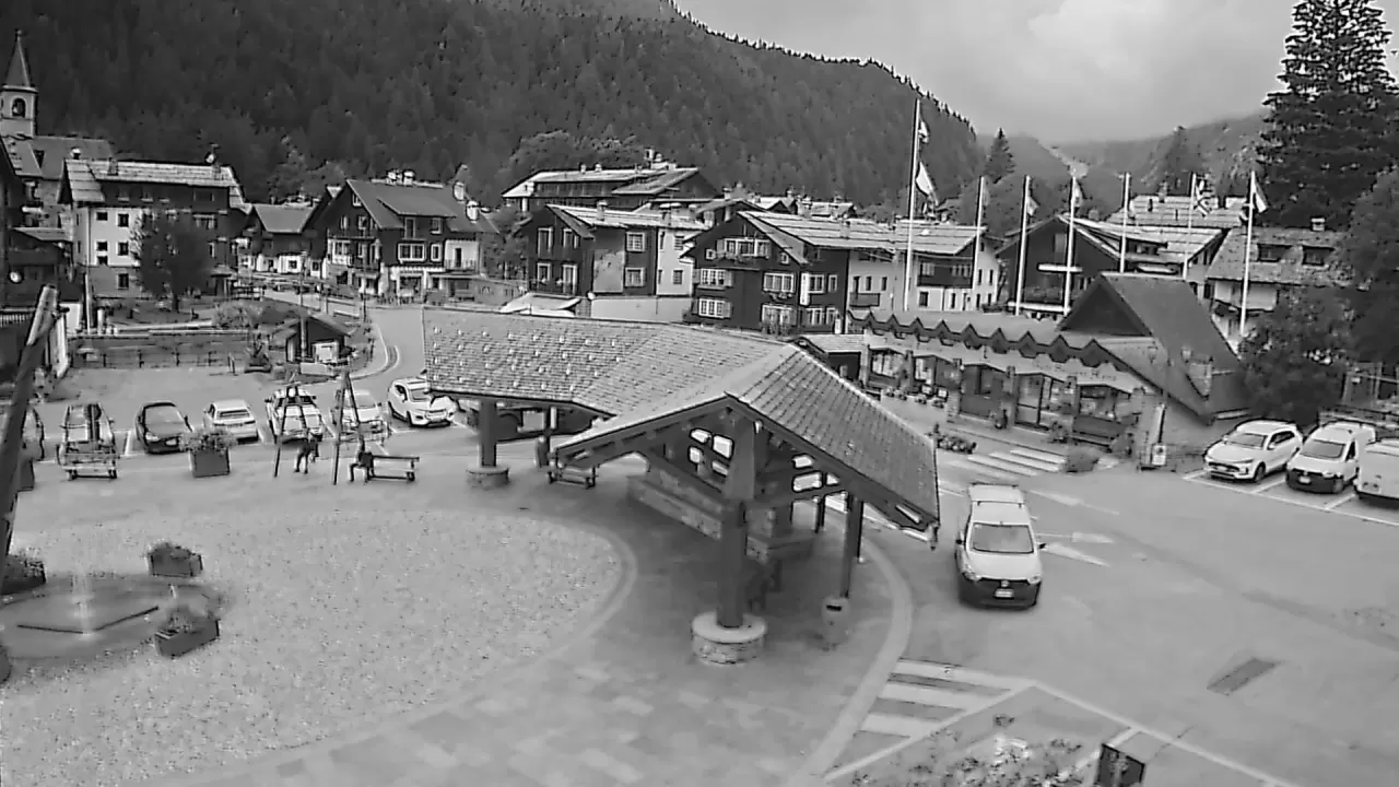 Ufficio Informazioni e Accoglienza Turistica (IAT) Macugnaga - Monte Rosa Valle Anzasca - Via Horlovono