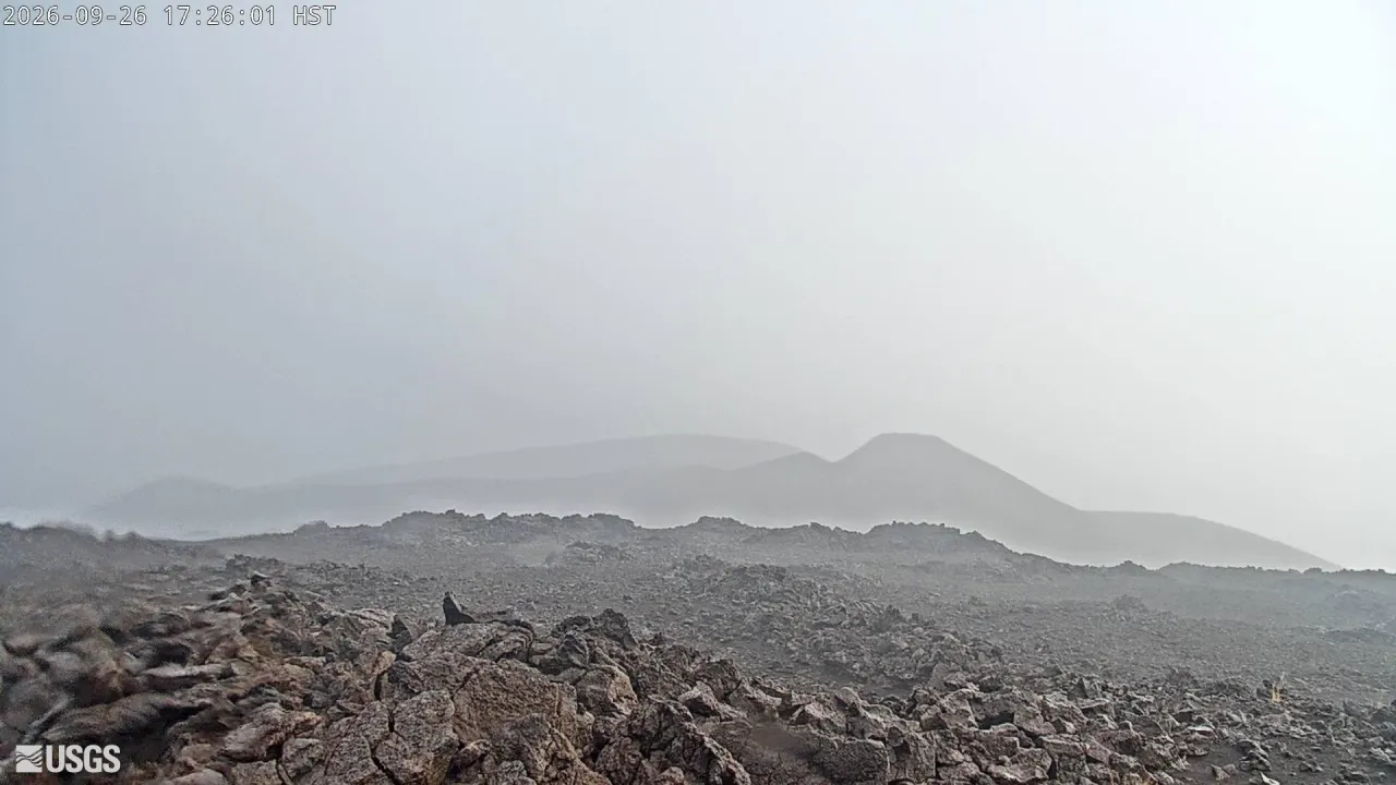 Live Webcam View of Lava Erupting From Mauna Loa Volcano