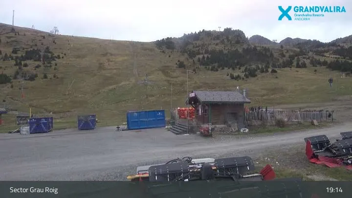 Antenció Mèdica a Pistes Escoda S.L. - La Suculenta Smash Burguer Grandvalira Sector Grau Roig - RocRoi Grau Roig | Mushing, Motos de Nieve & Adventure Center - Pic Alt del Cubil